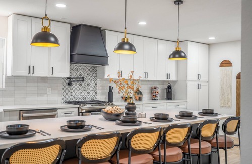 Garden Oaks House | Spa&Hot Tub, BBQ, Firepit, Gameroom, Western Boots