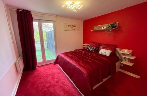 Tremblay-en-France Apartment | Spa House , love room