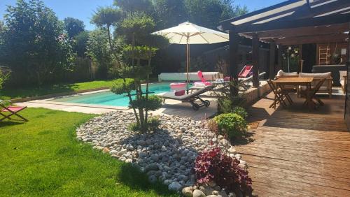 Saint-Philbert-des-Champs Villa | SPA Jacuzzi, Piscine chauffée, Station de recharge pour véhicule électrique, Maison de maître normande du 19ème Siècle à 25' de Deauville, classée meublé de tourisme 5 étoiles
