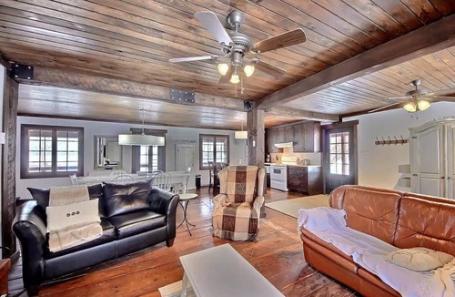 Jonquiere Ski Chalet | Spa & Kenogami Lake | Chalet le Rustik