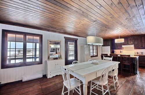 Jonquiere Ski Chalet | Spa & Kenogami Lake | Chalet le Rustik