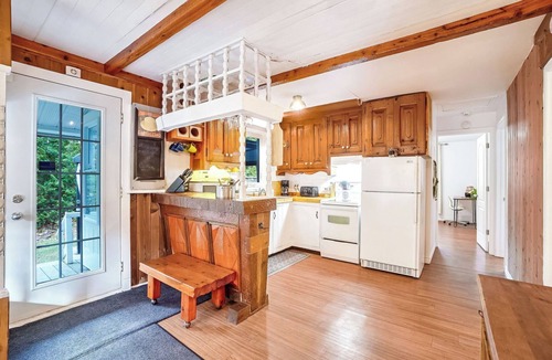 St-Adolphe-d'Howard Ski Chalet | Spa & Lake Access | Chalet au Ptit Bonheur