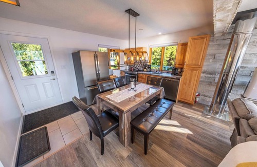 Lac-Etchemin Ski Chalet | SPA - Lake - Foosball Table | Chalet le Relaxarium