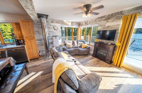 Lac-Etchemin Ski Chalet | SPA - Lake - Foosball Table | Chalet le Relaxarium