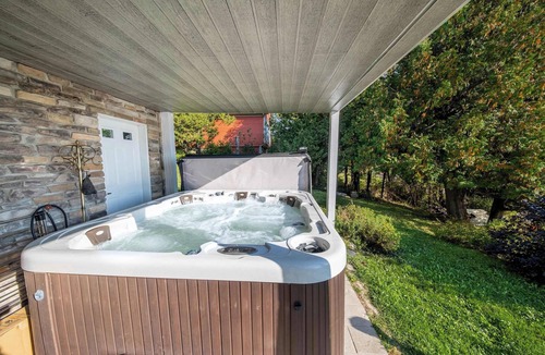 Lac-Etchemin Ski Chalet | SPA - Lake - Foosball Table | Chalet le Relaxarium