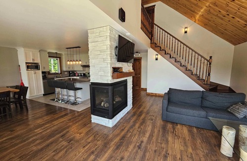 Saint-Philemon Ski Chalet | Spa & Lake Mailloux Waterfront | Le Rassembleur