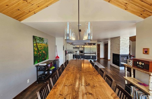 Saint-Philemon Ski Chalet | Spa & Lake Mailloux Waterfront | Le Rassembleur