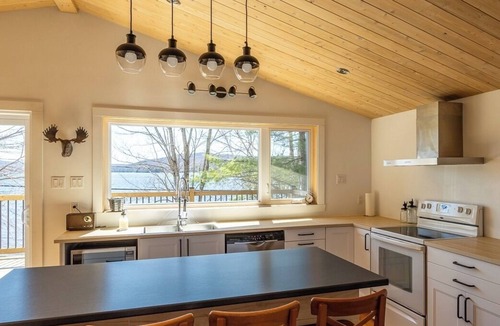 Stratford Ski Chalet | Spa & Lake ✨ Mountain view + starry sky | Chalet Bulles et cie