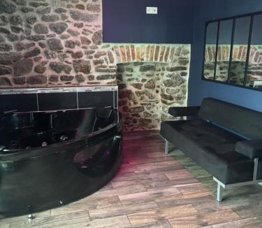 Donges Apartment | Spa love room