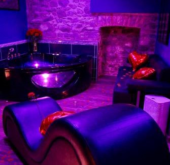 Donges Apartment | Spa love room