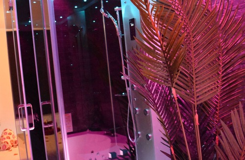 Chartres Apartment | SPA/Love room/Hammam & Bubbles/Nuits-Chartraines