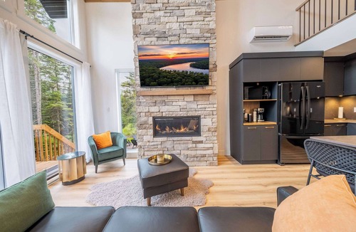 Shannon Ski Chalet | Spa & Modern Comfort | Le Norvegien