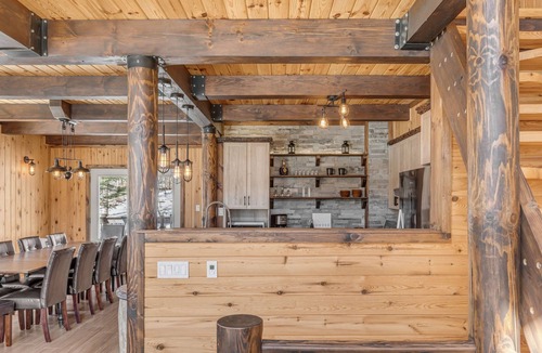 Saint-Philemon Ski Chalet | SPA, Montagne, Table de babyfoot | Le Pionnier