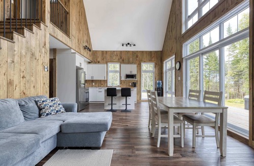 Saint-Michel-des-Saints Ski Chalet | Spa, Nature & Adventure | Rustique Chalet