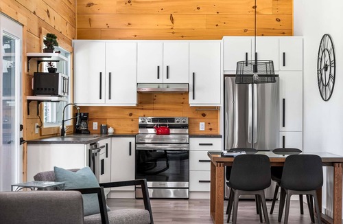 Trois-Rives Ski Chalet | Spa, Nature & Riverside Escape - Le Tamia