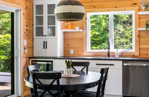 Trois-Rives Ski Chalet | Spa, Nature & Riverside Escape | Ecureuil Roux