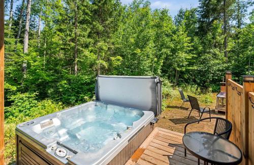 Trois-Rives Ski Chalet | Spa Nature & Riverside Escape - Ecureuil Roux