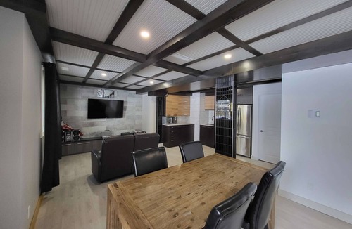 Saint-Zacharie Ski Chalet | Spa & Nature, Waterfront | Le Chalet Le Shack