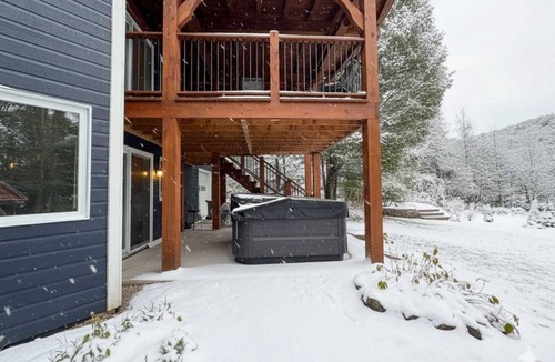 Montpellier Ski Chalet | Spa, Nature, Waterfront | Le Cardinal