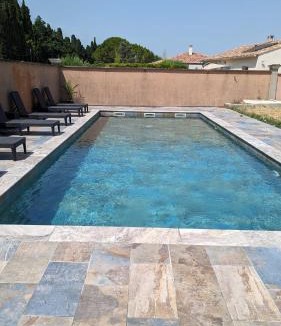 Saint-Andiol Apartment | Spa NESSA