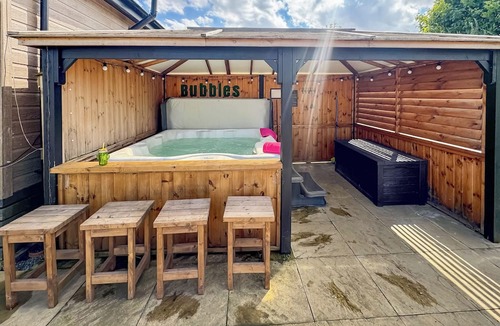 Raywell Ski Chalet | Spa Pacific (EV charger)