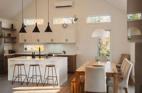 Argenteuil Regional County Municipality Ski Chalet | Spa, Pool & Sauna - Le Montagnard