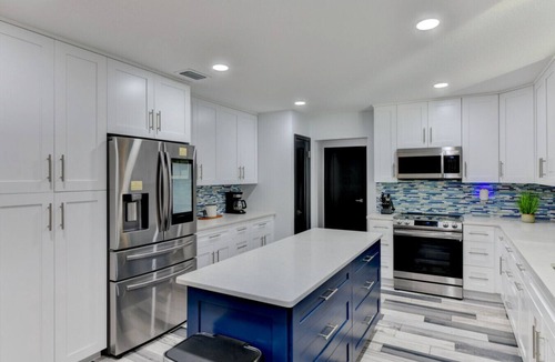 Palma Sola House | Spa+Pool+Yard Games+2 Master+Upscale Area+Spacious