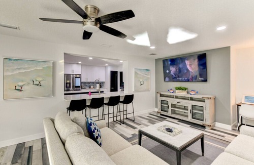 Palma Sola House | Spa+Pool+Yard Games+2 Master+Upscale Area+Spacious