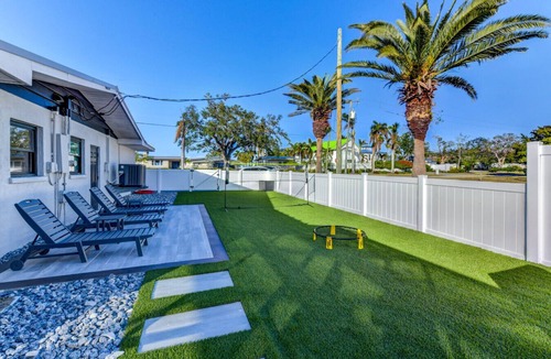 Palma Sola House | Spa+Pool+Yard Games+2 Master+Upscale Area+Spacious