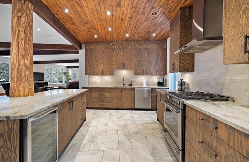La Minerve Ski Chalet | Spa & Private Beach - The Lazy Bear Lake House
