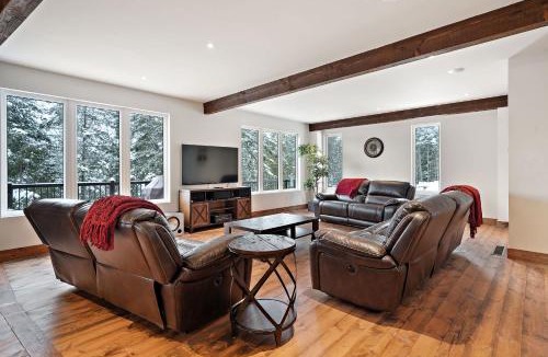 La Minerve Ski Chalet | Spa & Private Beach - The Lazy Bear Lake House