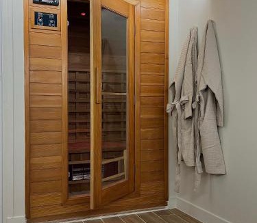 Marles-en-Brie Apartment | SPA PRIVATIF - LOVE ROOM LUXE - PROCHE DISNEY