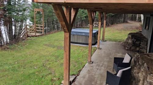 Amherst Ski Chalet | Spa & Relaxation at Lake Cameron - BORD DE L'EAU