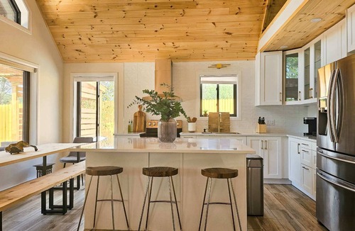Mansfield-et-Pontefract Ski Chalet | Spa & River | La Biche de Coulonge