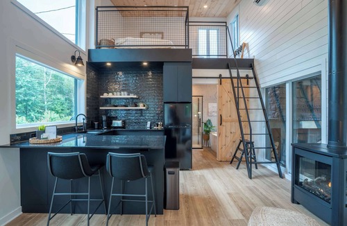 Saint-Alexis-des-Monts Ski Chalet | Spa & River | L'ecureuil