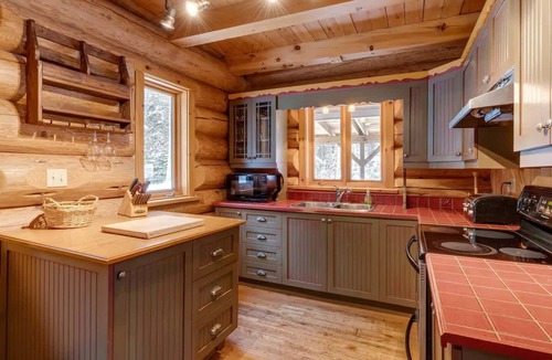 Mauricie Ski Chalet | Spa & River | Le Chalet Caché