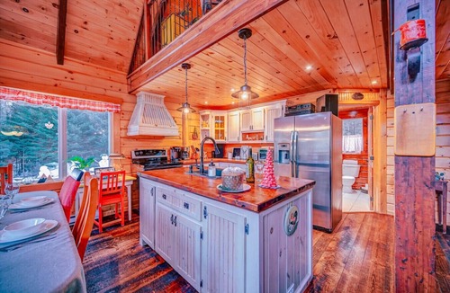 Chertsey Cottage | Spa /River Access /Chalet Ouareau