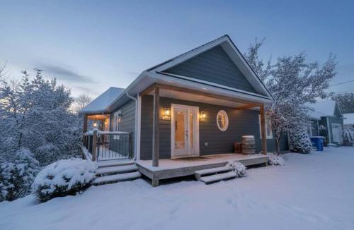Prevost Ski Chalet | Spa & River - Aux Berges du Nord 3