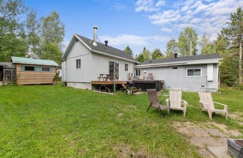 Chateau-Richer Ski Chalet | Spa - River & Forest View - Le Petit Cocon