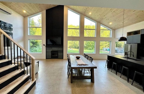 Entrelacs Ski Chalet | Spa, River, Pool Table | Chalet Ombre & Lumière