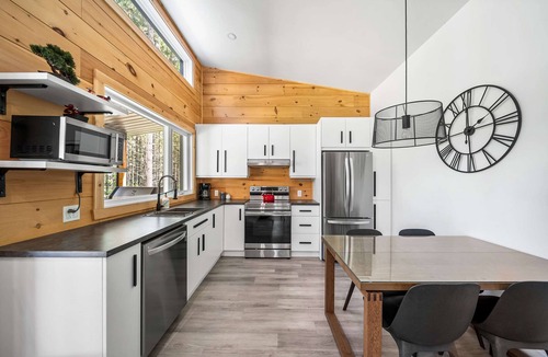 Mauricie Ski Chalet | Spa & Riverside | Le P'tit Cool Des Bois