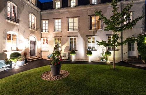 Downtown Angers Apartment | Spa Rosa Rosae Apartment