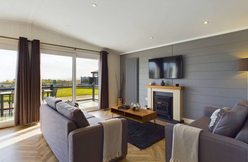 Penrith Cabin | Spa Sauna Lodge (Pet), Penrith