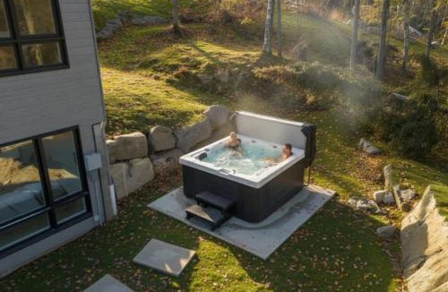 Argenteuil Regional County Municipality Ski Chalet | Spa & Sauna Pool Table & Game Room - Le Perche