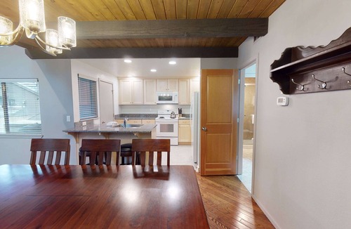 Tennis Village Condo | Spa-Side Escape with A/C, BBQ & King Suites