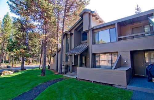 Tennis Village Condo | Spa-Side Escape with Warm Lodge Feel & A/C