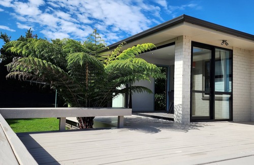 Owhata House | Spa & Spacious