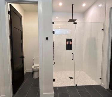 Manchaca House | Spa Steam Room Jacuzzi Pool Events