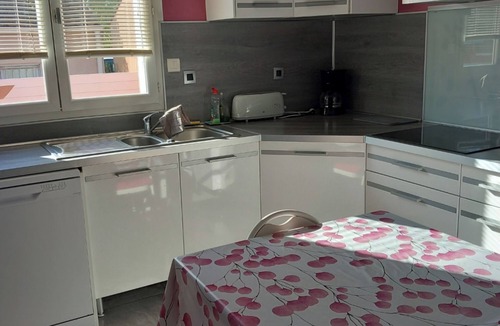 Saint-Jean-Pla-de-Corts Apartment | Spa vacation or rental