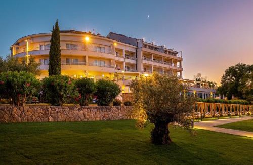 Porat Hotel | Spa & Wellness Hotel Pinia